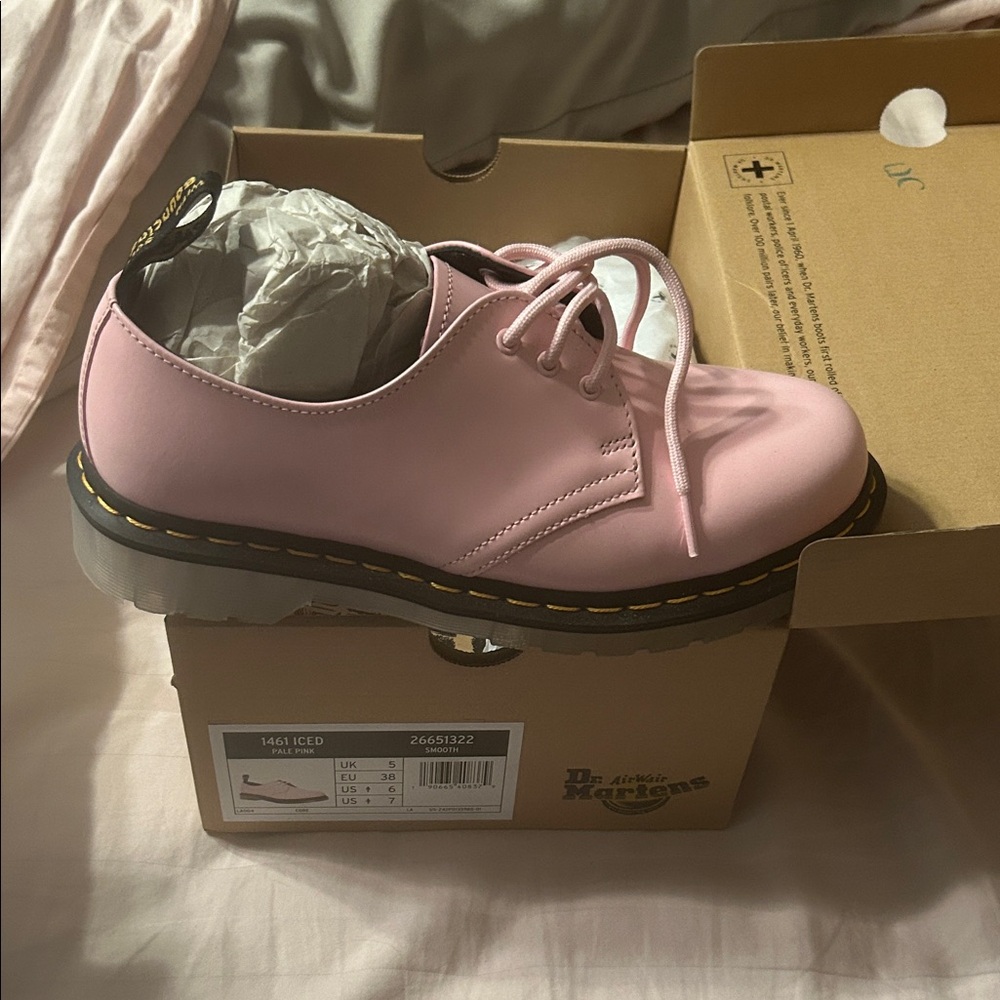Dr. Martens 1461 Smooth Pastel Pink Leather Oxford